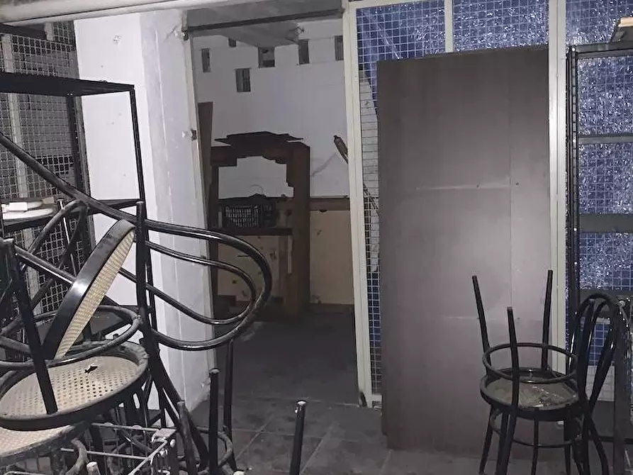 Immagine 21 di Negozio in affitto  in via IV Novembre a Settimo Milanese