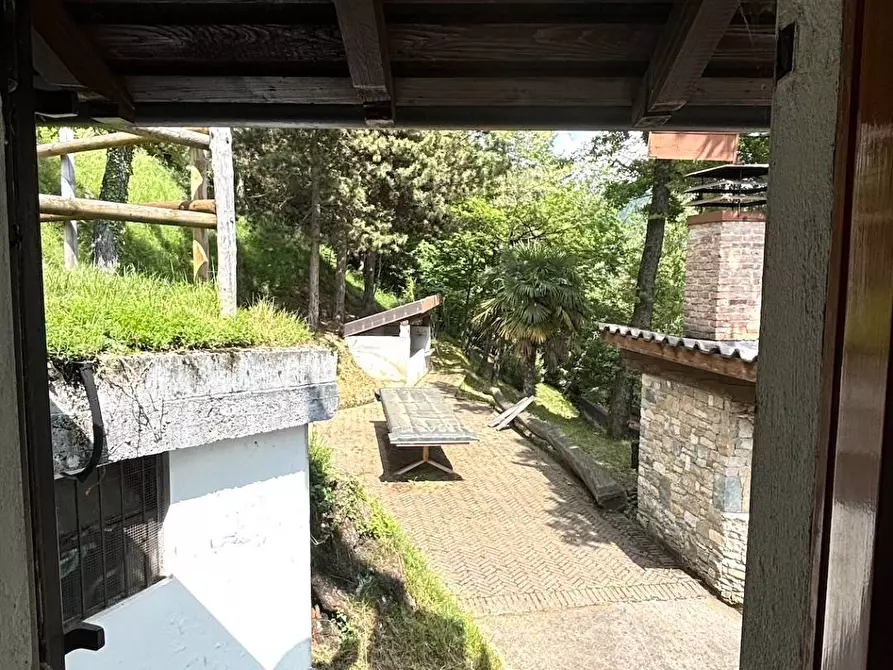 Immagine 21 di Casa indipendente in vendita  in via Bracc a Alzano Lombardo