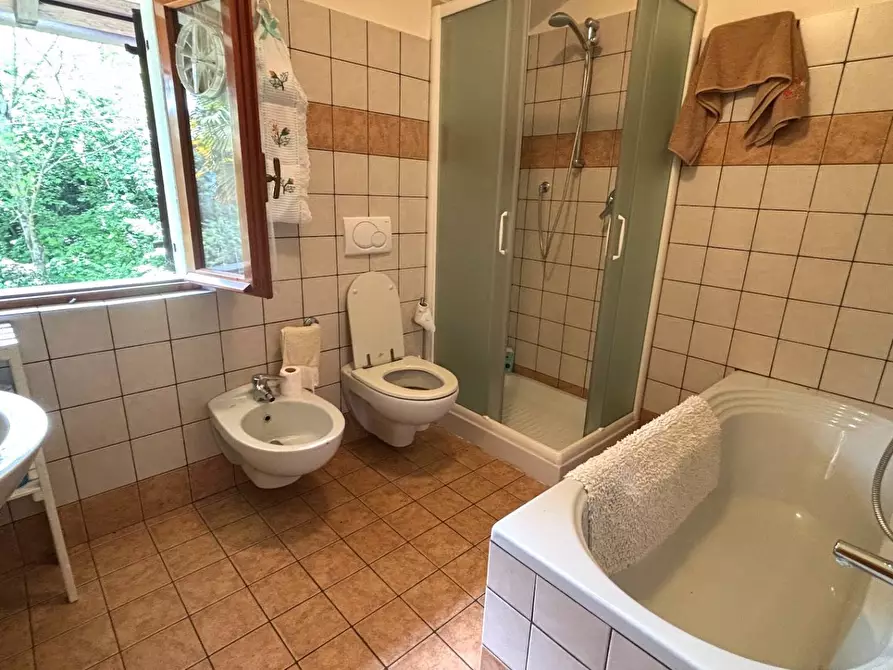 Immagine 23 di Casa indipendente in vendita  in via Bracc a Alzano Lombardo