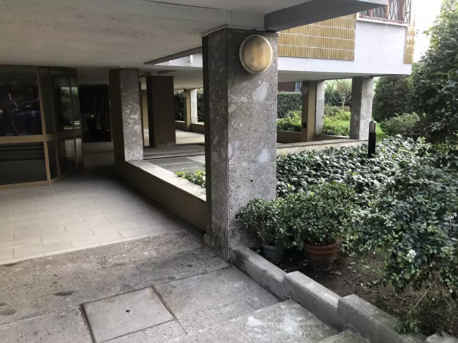 Immagine 11 di Appartamento in affitto  in via Flumendosa a Milano