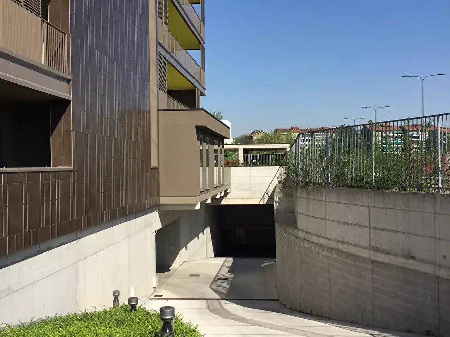 Immagine 11 di Box auto in vendita  in via Castellammare a Milano