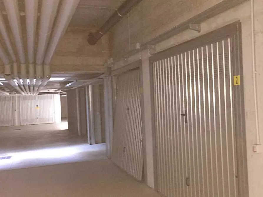 Immagine 9 di Box auto in vendita  in via Castellammare a Milano