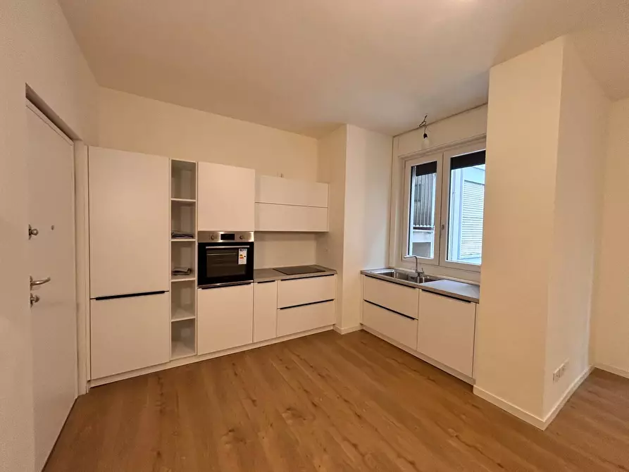 Immagine 3 di Appartamento in affitto  in via Flumendosa a Milano