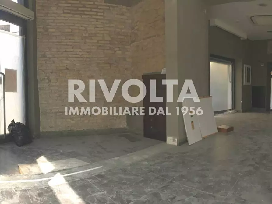 Immagine 3 di Locale commerciale in affitto  in Piazza Giuseppe Verdi a Roma