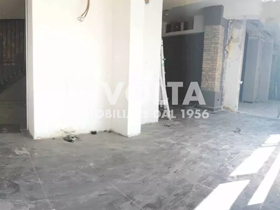 Immagine 4 di Locale commerciale in affitto  in Piazza Giuseppe Verdi a Roma