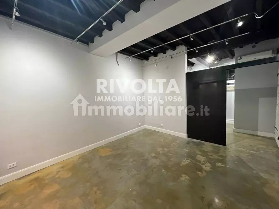 Immagine 15 di Locale commerciale in vendita  in Via Margutta a Roma