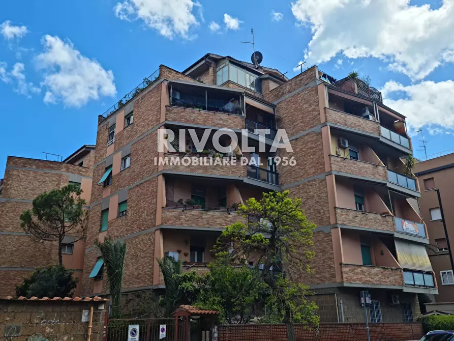 Immagine 2 di Attico in vendita  in Via Diego Simonetti a Roma