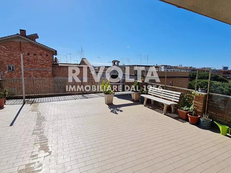 Immagine 6 di Attico in vendita  in Via Diego Simonetti a Roma