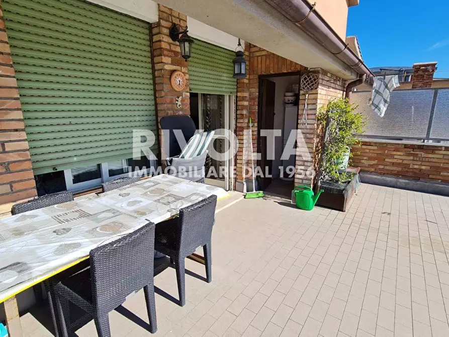 Immagine 10 di Attico in vendita  in Via Diego Simonetti a Roma