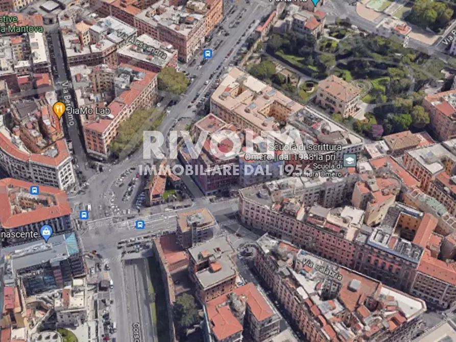 Immagine 2 di Appartamento in vendita  in Via Piave a Roma