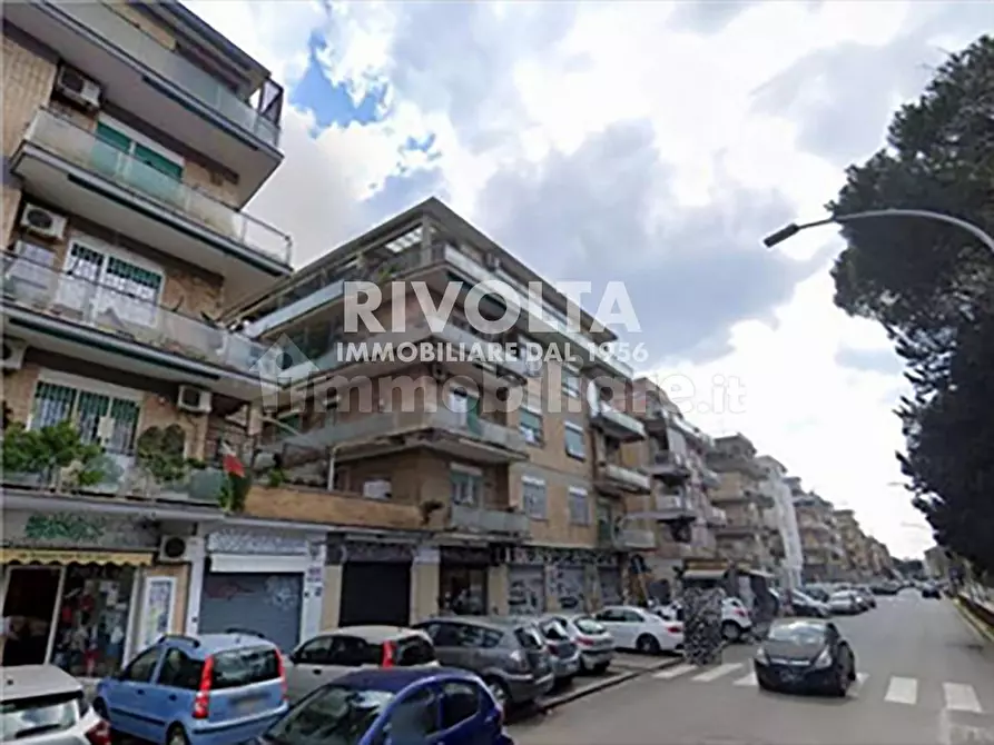 Immagine 1 di Appartamento in vendita  in Via Pietro Maffi a Roma
