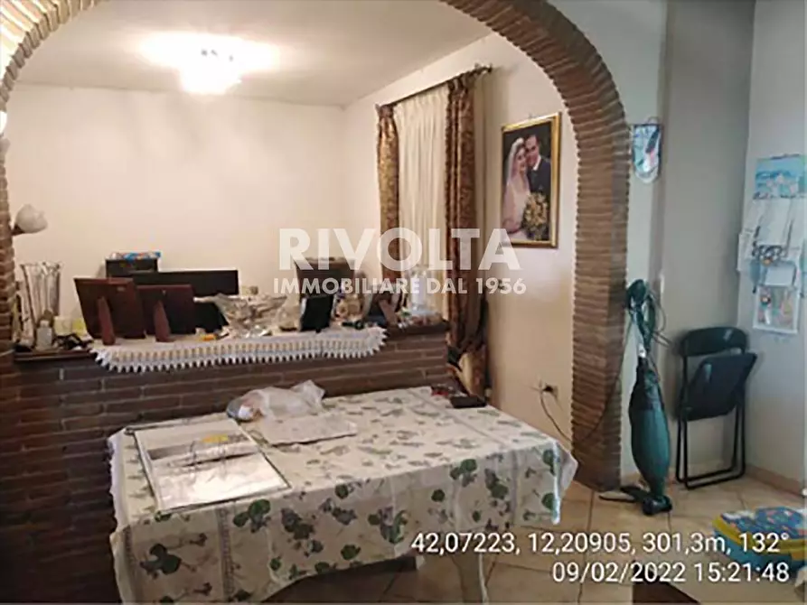Immagine 1 di Villa in vendita  a Bracciano