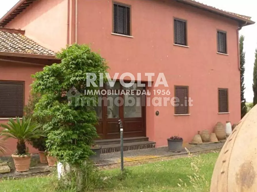Immagine 1 di Villa in vendita  in VIA LANFRANCO DA PAVIA a Roma