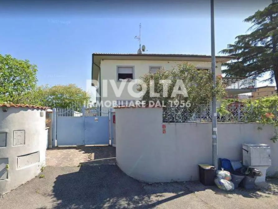 Immagine 1 di Villa in vendita  in Via Nicolosi a Roma