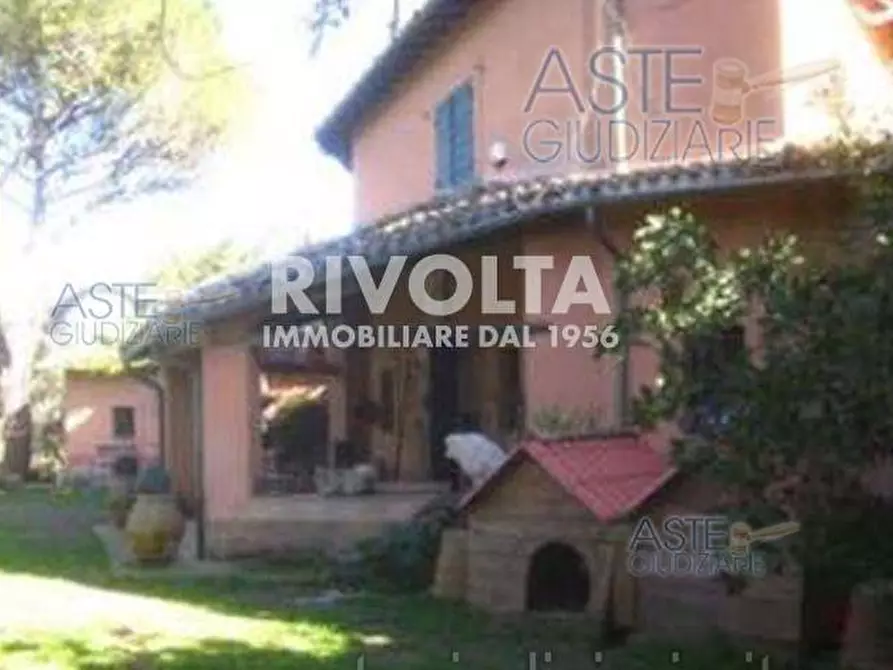 Immagine 1 di Villa in vendita  in via delle Viole a Sutri