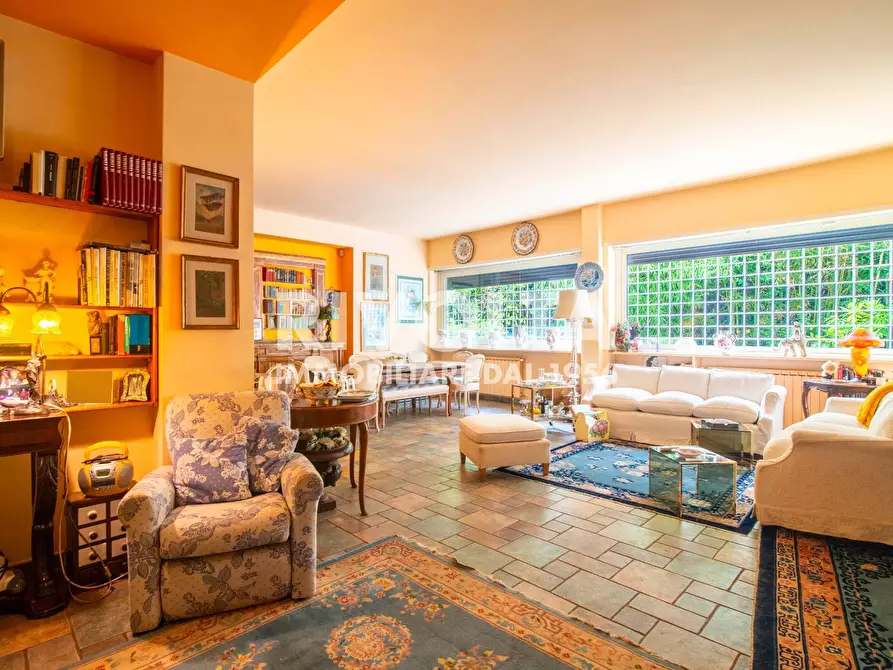 Immagine 11 di Appartamento in vendita  in Via Moena a Roma