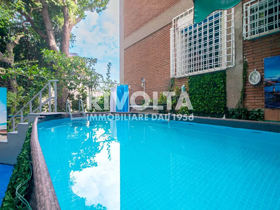 Immagine 25 di Appartamento in vendita  in Via Moena a Roma