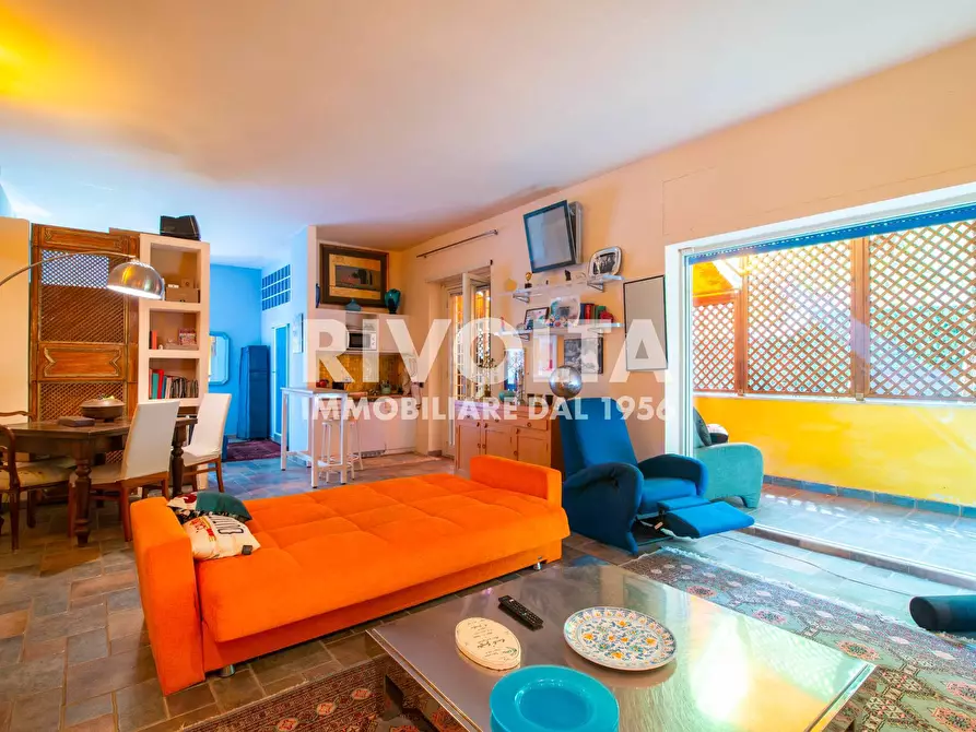 Immagine 1 di Appartamento in vendita  in via Moena a Roma