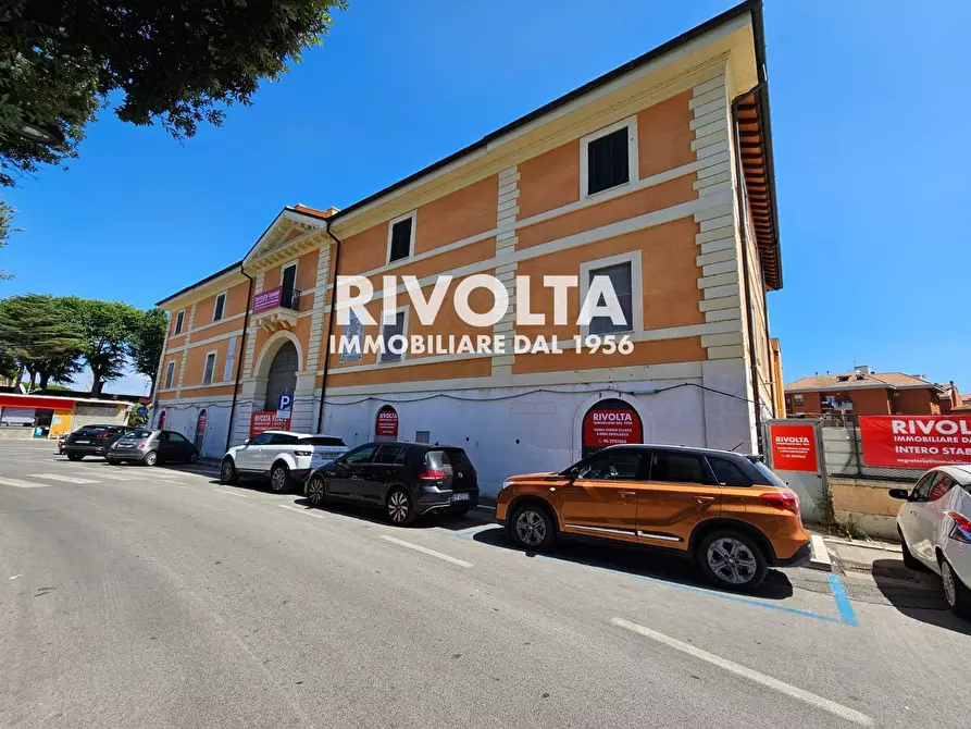 Immagine 2 di Casa indipendente in vendita  in piazza Mario Cortesini a Orbetello