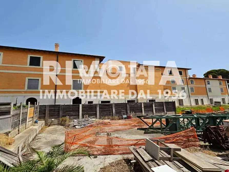 Immagine 21 di Casa indipendente in vendita  in piazza Mario Cortesini a Orbetello