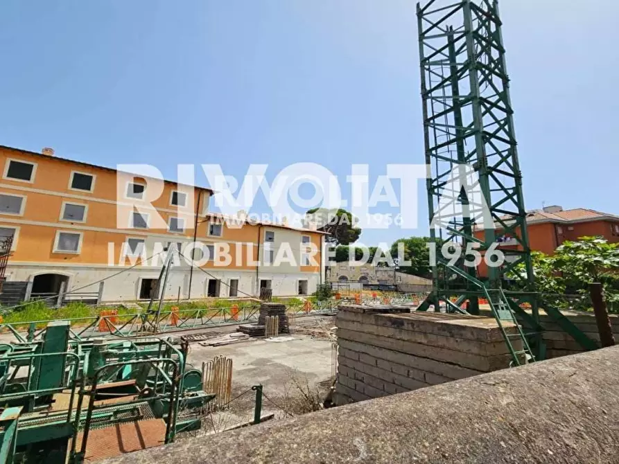 Immagine 23 di Casa indipendente in vendita  in piazza Mario Cortesini a Orbetello