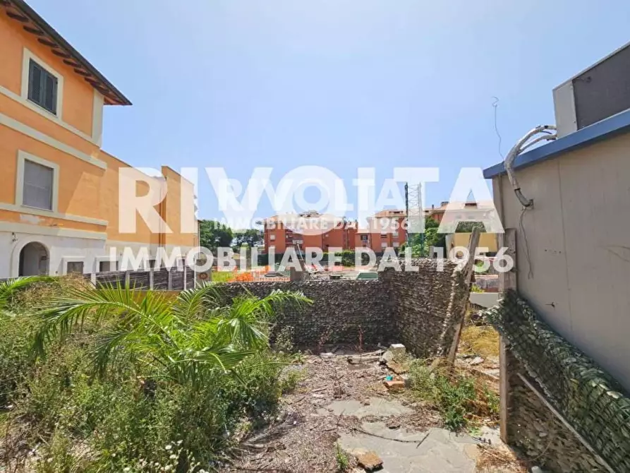 Immagine 26 di Casa indipendente in vendita  in piazza Mario Cortesini a Orbetello