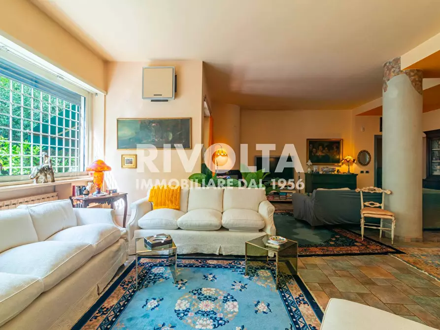 Immagine 8 di Appartamento in vendita  in Via Moena a Roma