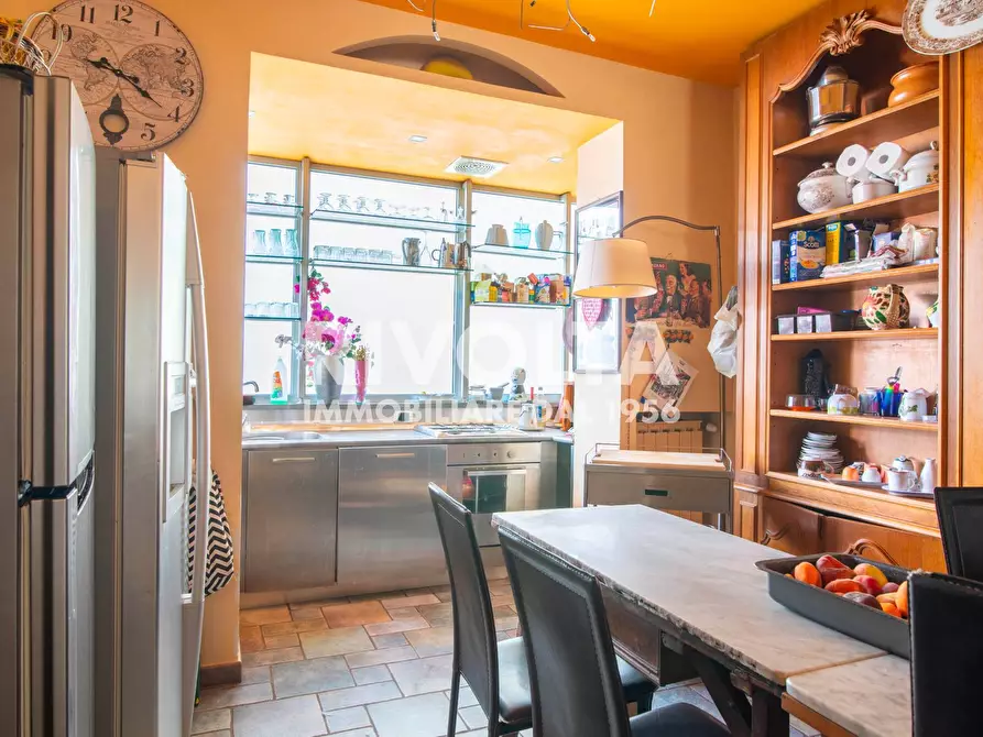 Immagine 13 di Appartamento in vendita  in Via Moena a Roma