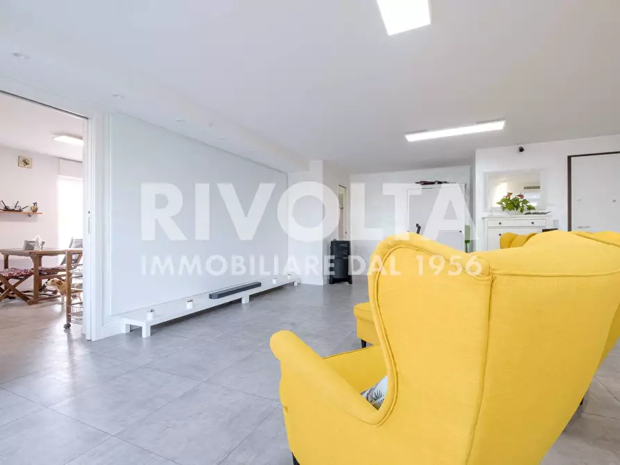 Immagine 30 di Attico in vendita  in Via Delle Ciliegie a Roma