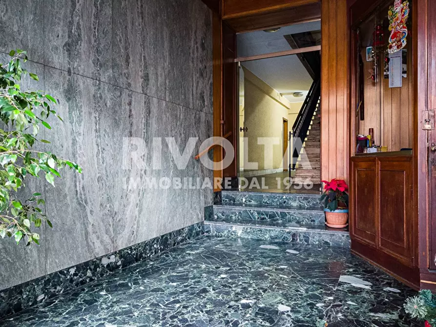 Immagine 4 di Appartamento in vendita  in Via Appia Nuova a Roma