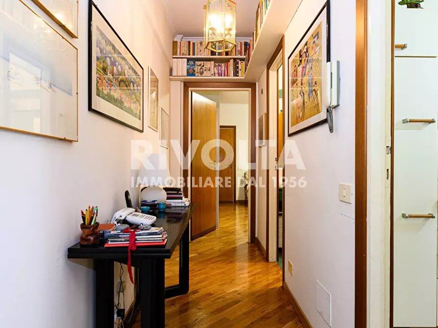 Immagine 6 di Appartamento in vendita  in Via Appia Nuova a Roma