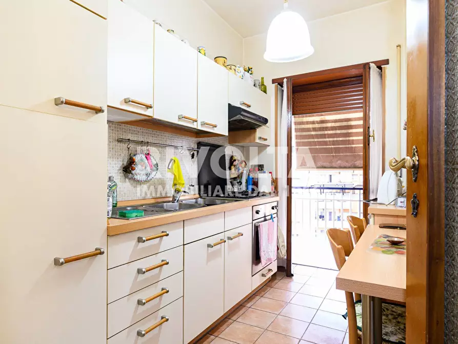 Immagine 7 di Appartamento in vendita  in Via Appia Nuova a Roma