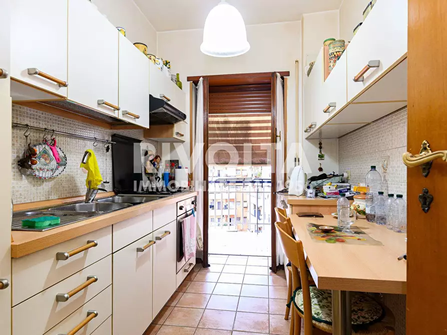 Immagine 8 di Appartamento in vendita  in Via Appia Nuova a Roma