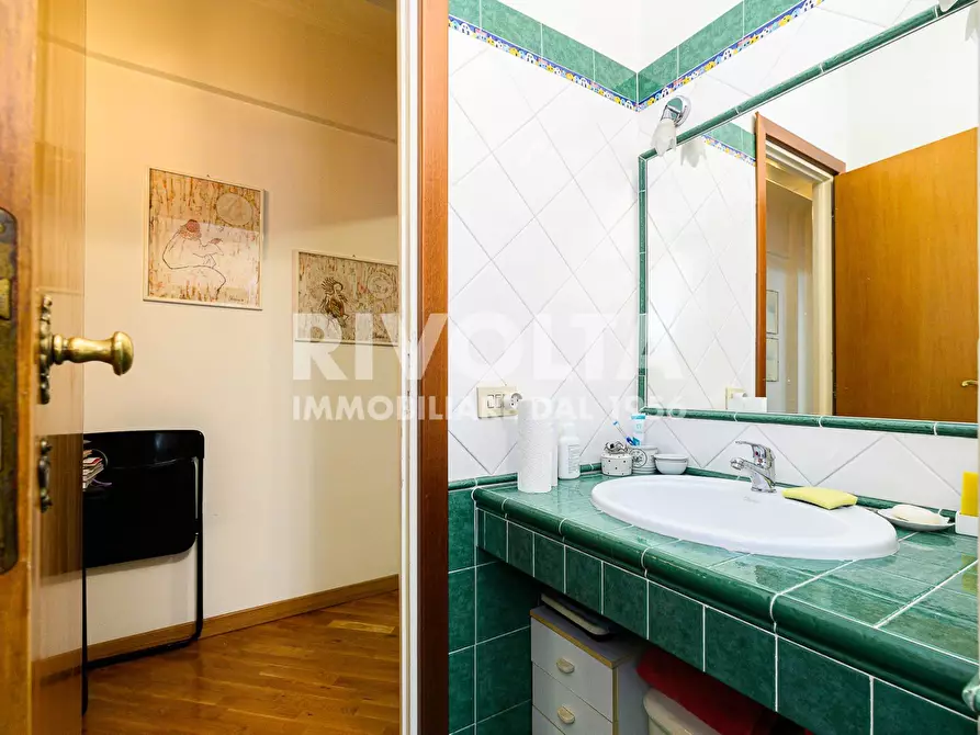 Immagine 16 di Appartamento in vendita  in Via Appia Nuova a Roma