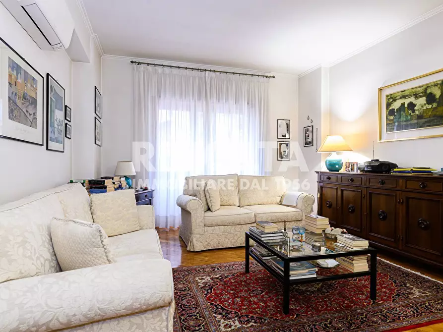 Immagine 28 di Appartamento in vendita  in Via Appia Nuova a Roma