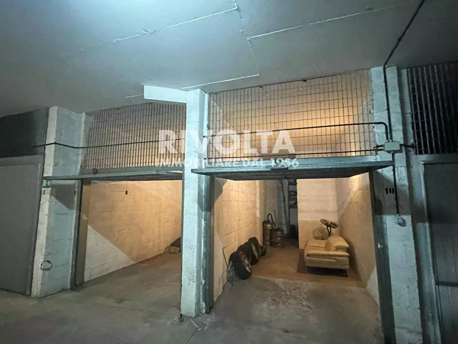 Immagine 20 di Box auto in vendita  in Via Degli Aldobrandeschi a Roma