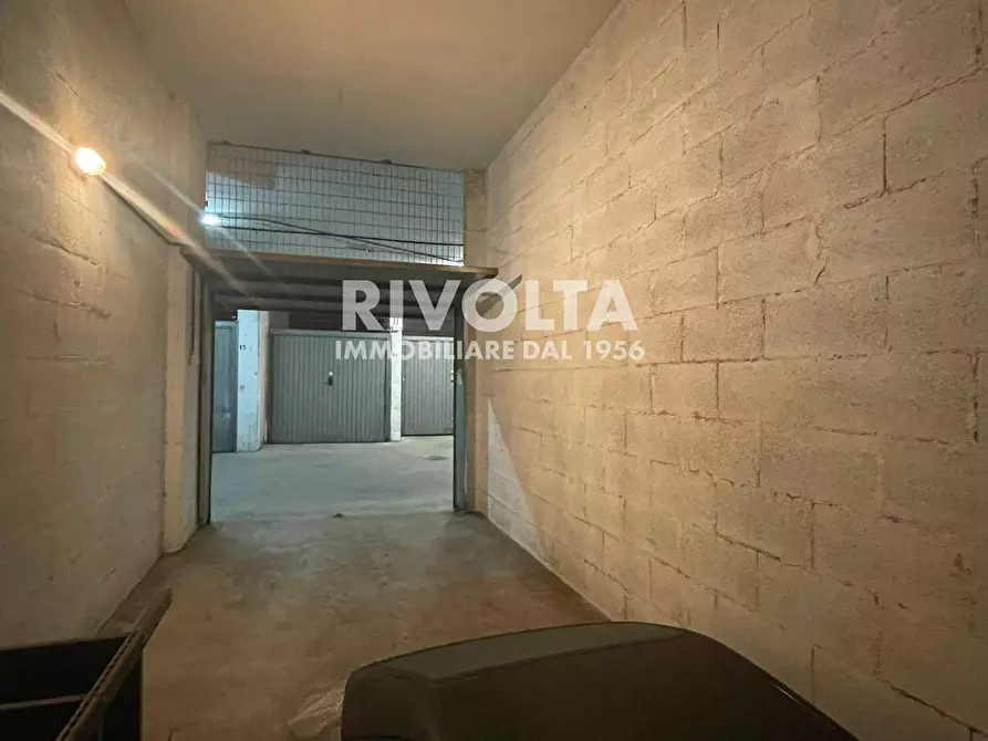 Immagine 27 di Box auto in vendita  in Via Degli Aldobrandeschi a Roma