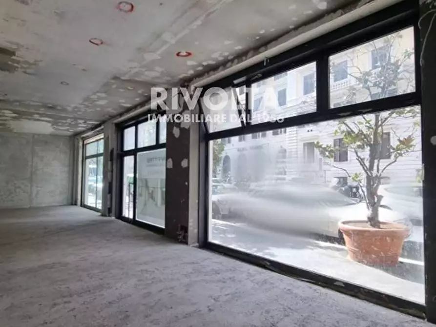 Immagine 7 di Locale commerciale in affitto  in Piazza Giuseppe Verdi a Roma