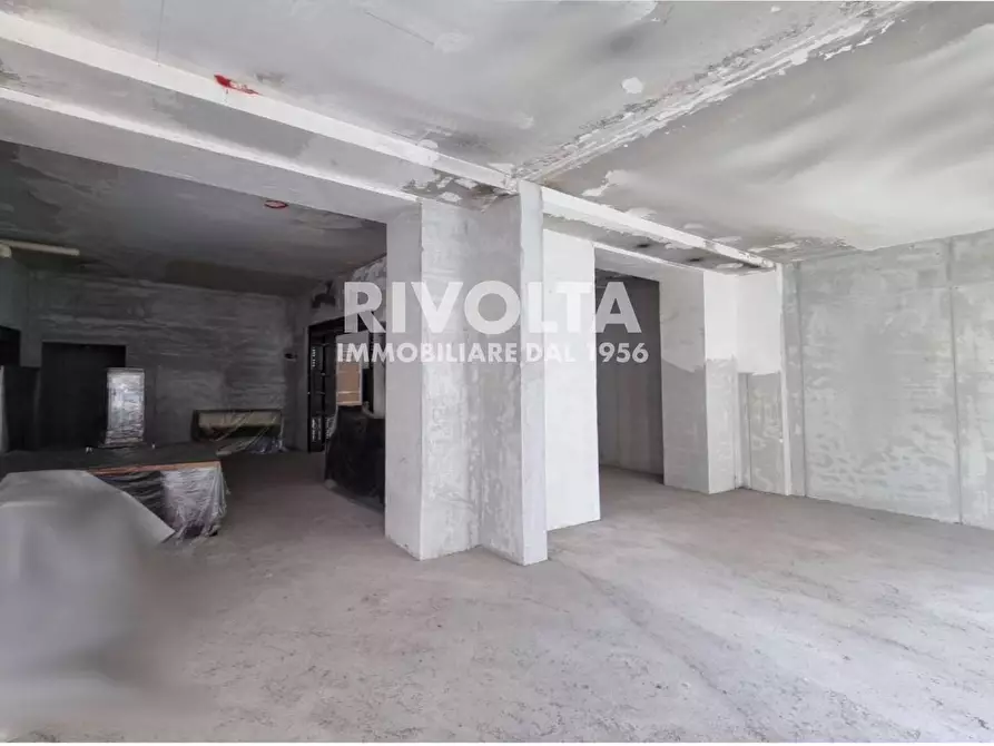 Immagine 8 di Locale commerciale in affitto  in Piazza Giuseppe Verdi a Roma