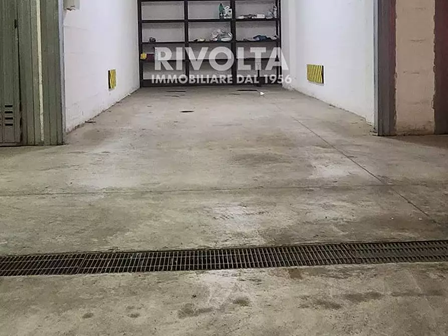 Immagine 2 di Box auto in affitto  in Via Monte Nero a Roma