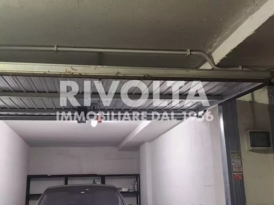 Immagine 3 di Box auto in affitto  in Via Monte Nero a Roma