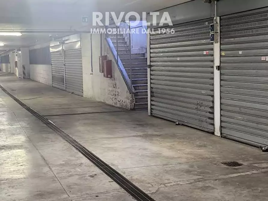 Immagine 10 di Box auto in affitto  in Via Monte Nero a Roma