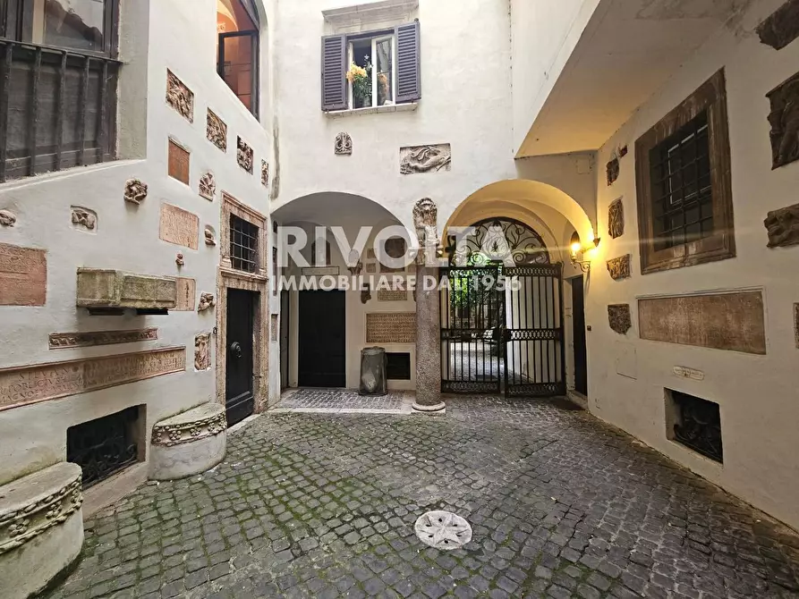 Immagine 21 di Appartamento in vendita  in Via Di Monserrato a Roma