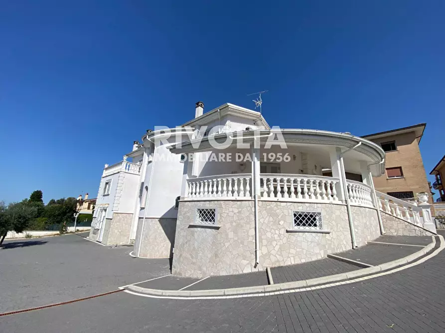 Immagine 6 di Villa in vendita  in Viale Aldo Moro a Gallicano Nel Lazio