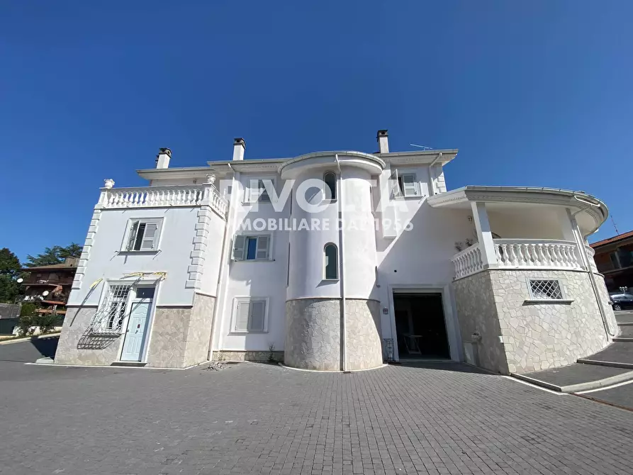 Immagine 1 di Villa in vendita  in Viale Aldo Moro a Gallicano Nel Lazio