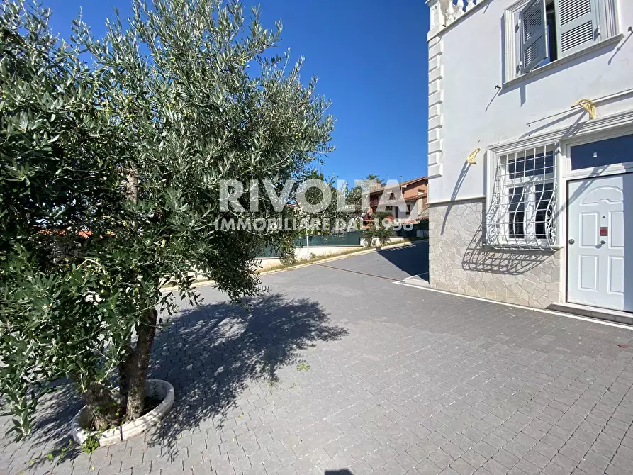 Immagine 9 di Villa in vendita  in Viale Aldo Moro a Gallicano Nel Lazio