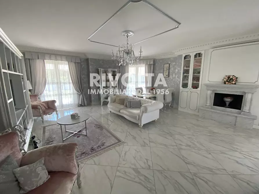 Immagine 17 di Villa in vendita  in Viale Aldo Moro a Gallicano Nel Lazio