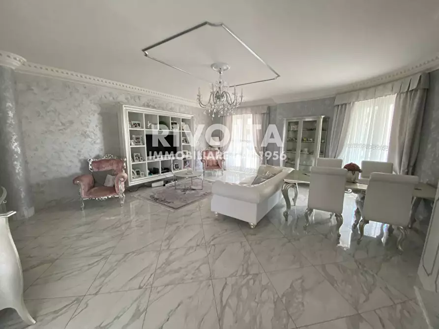 Immagine 18 di Villa in vendita  in Viale Aldo Moro a Gallicano Nel Lazio