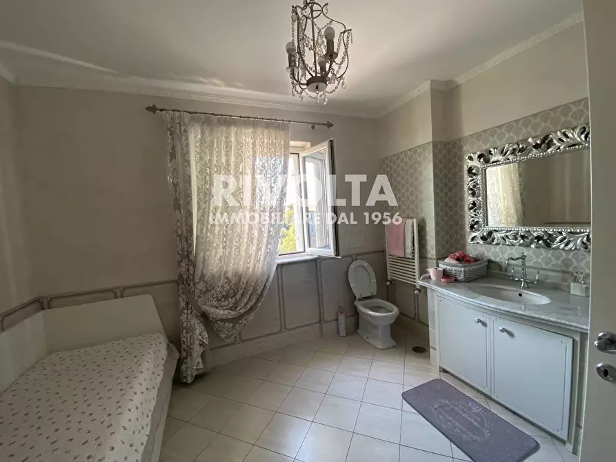 Immagine 25 di Villa in vendita  in Viale Aldo Moro a Gallicano Nel Lazio