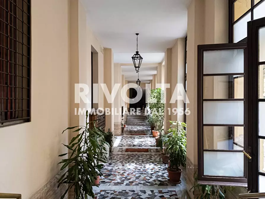 Immagine 3 di Appartamento in vendita  in Via Duilio a Roma